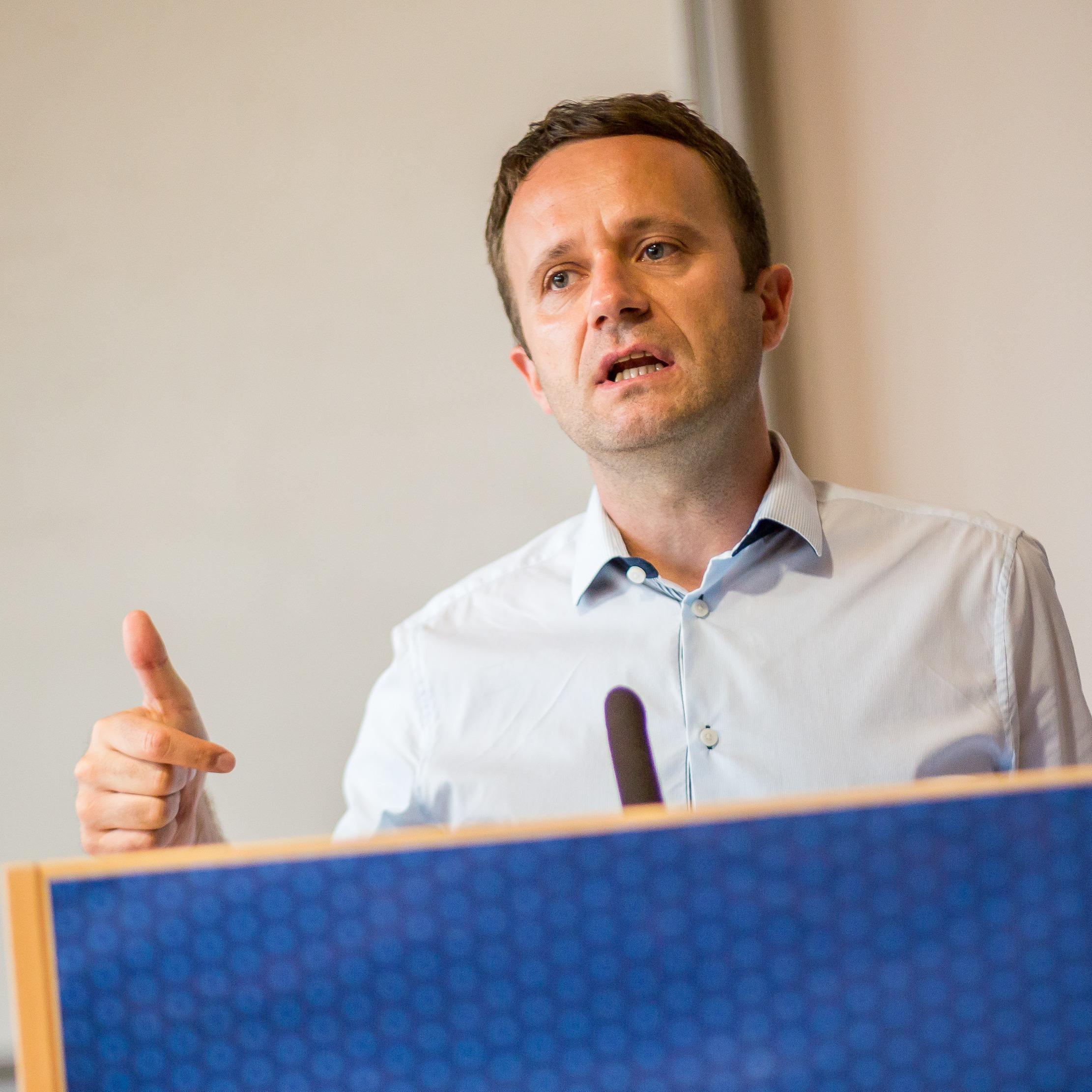 Prvič v oddaji Za življenje logoterapevt doc. dr. Sebastjan Kristovič, predavatelj na Alma Mater Europaea – ECM